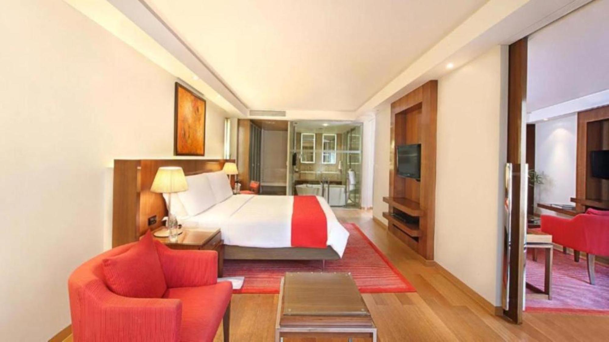 Seven Near Delhi Airport Hotel