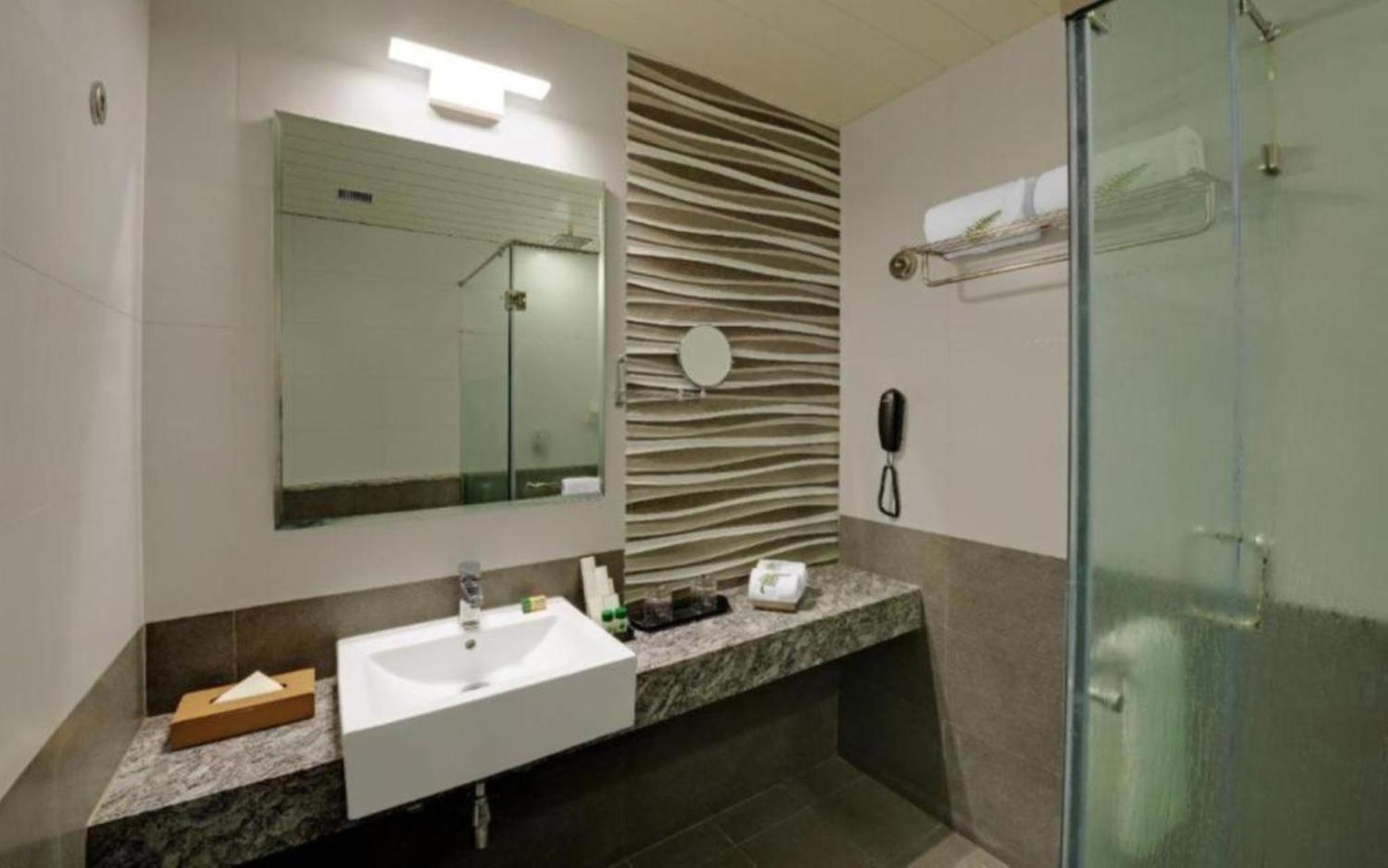 Hotel Seven Near Delhi Airport New Delhi